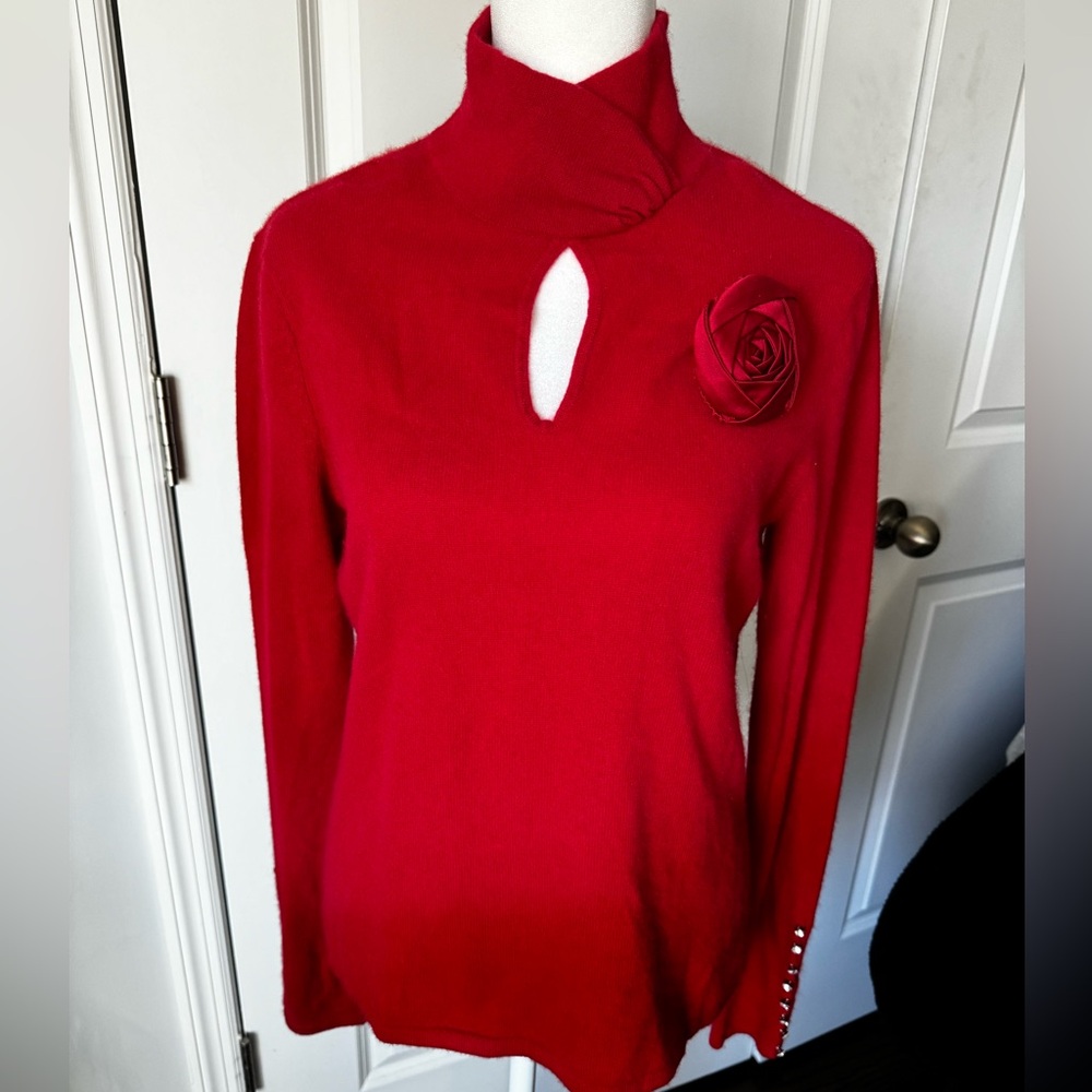 Neiman Marcus Cashmere size - Medium in red.